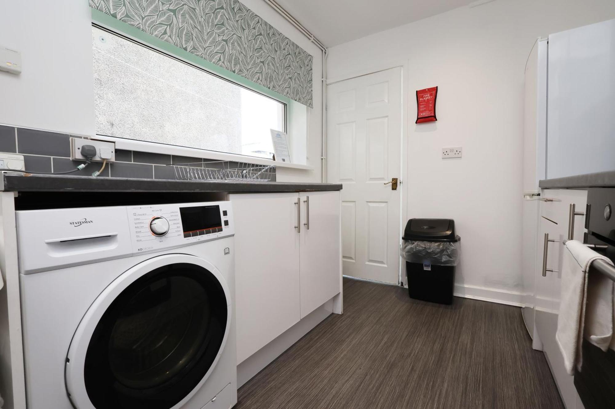 Viewing Deck, On-street Parking, Tv In Every * Swansea