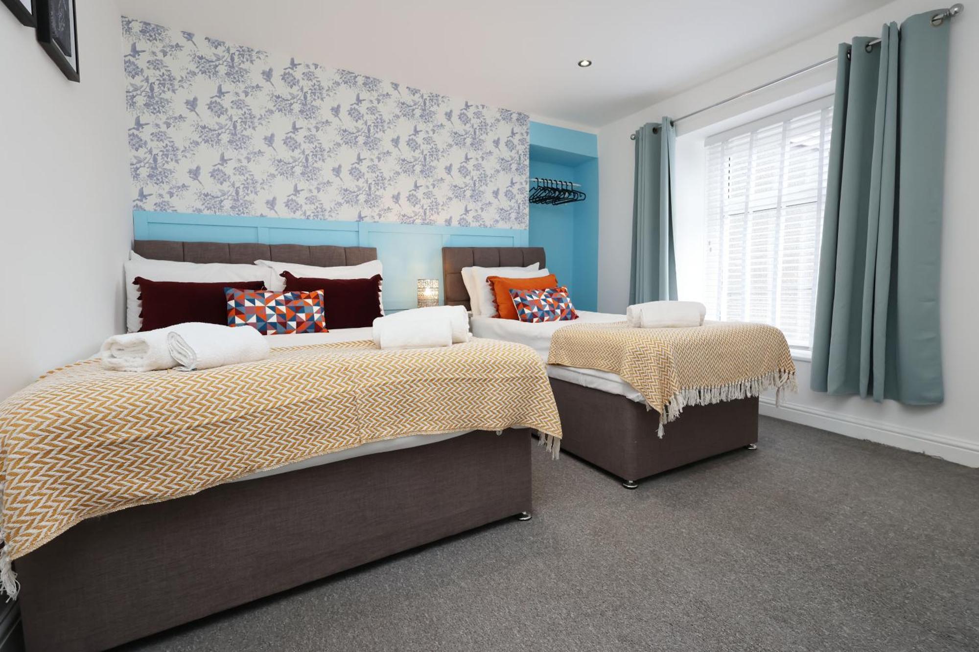 Viewing Deck, On-street Parking, Tv In Every Holiday home *