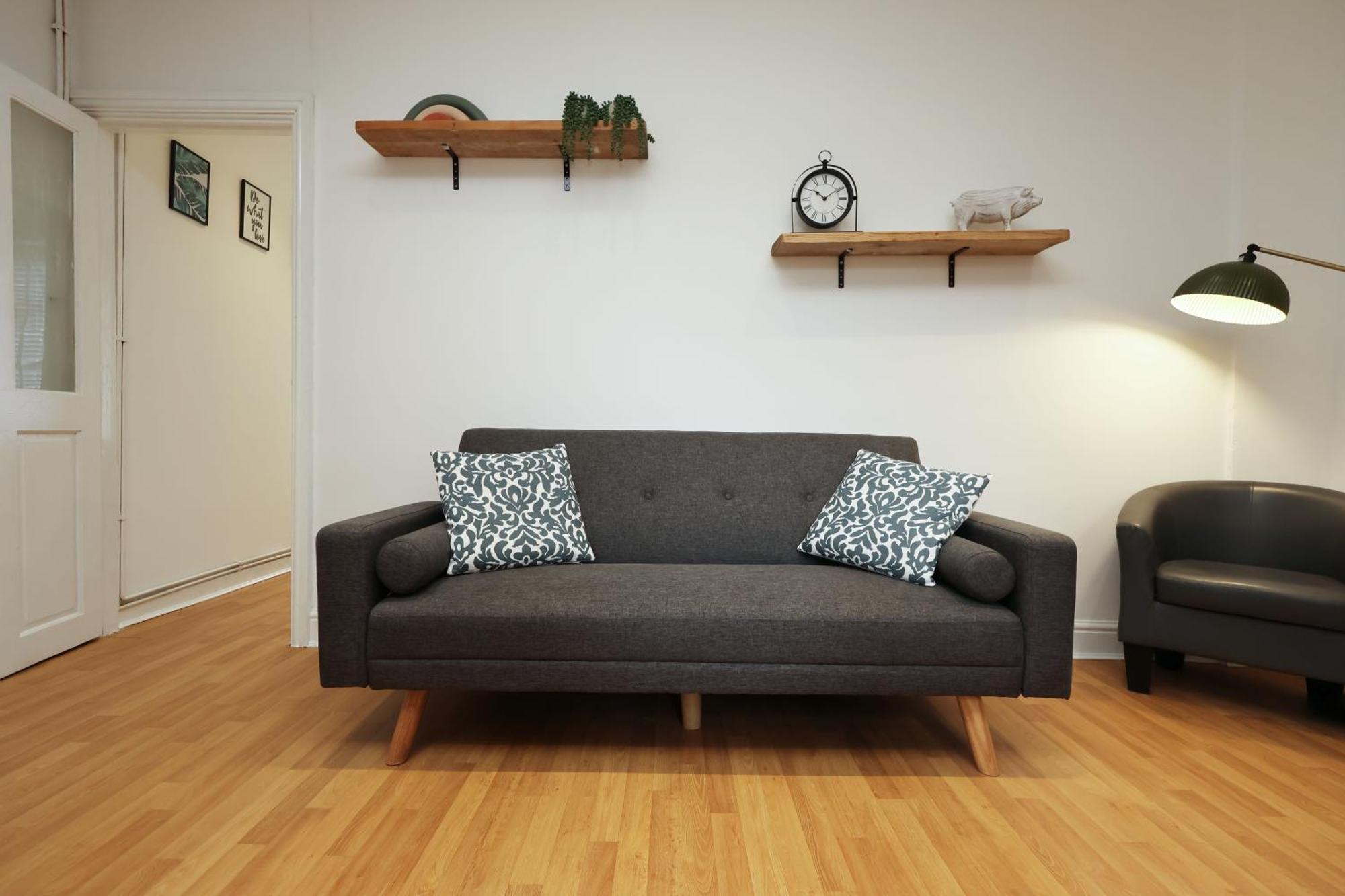 Viewing Deck, On-street Parking, Tv In Every * Swansea