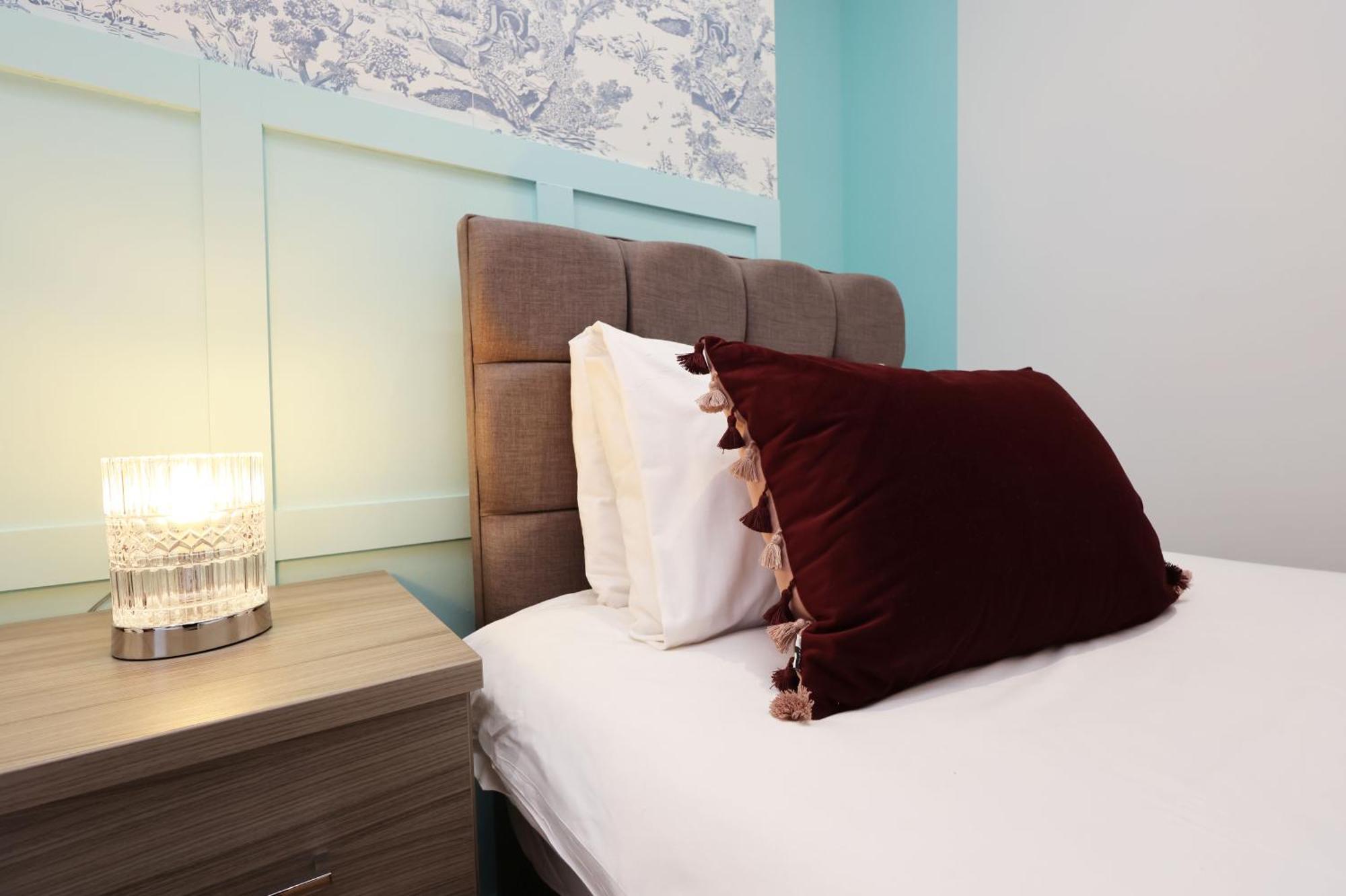 Viewing Deck, On-street Parking, Tv In Every Holiday home Swansea