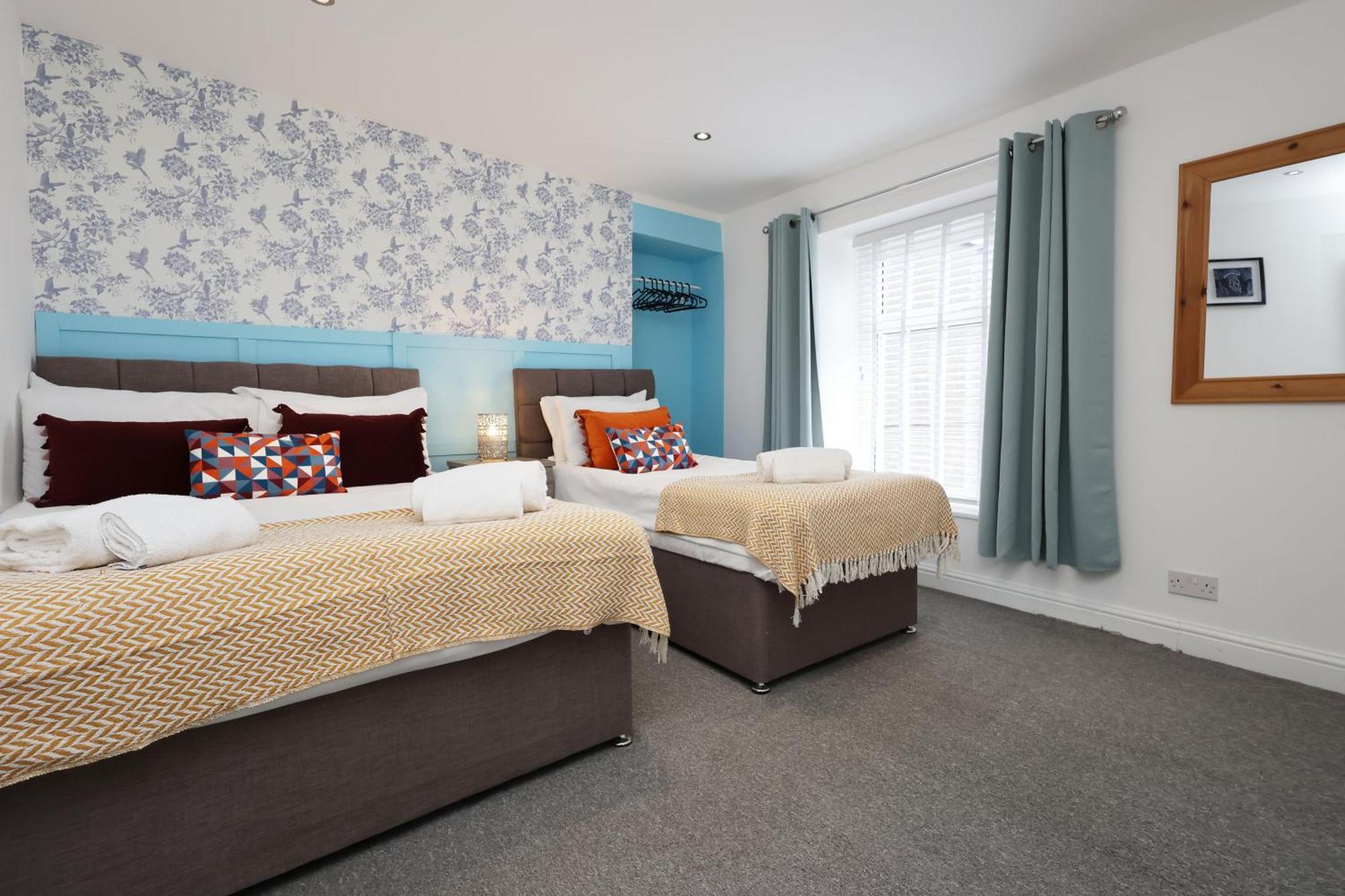 Holiday home Viewing Deck, On-street Parking, Tv In Every