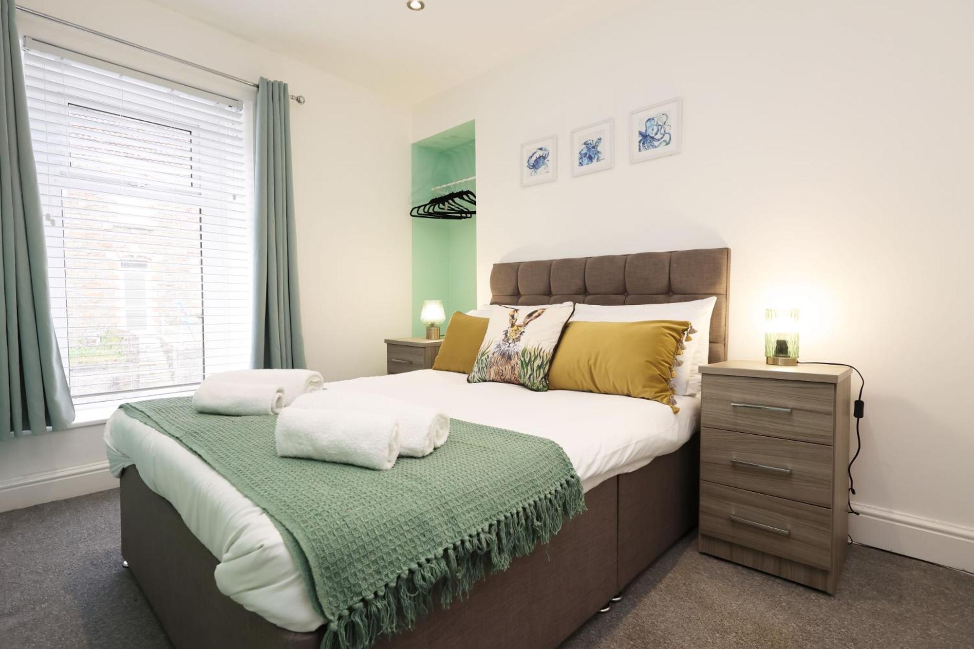 Viewing Deck, On-street Parking, Tv In Every Holiday home *